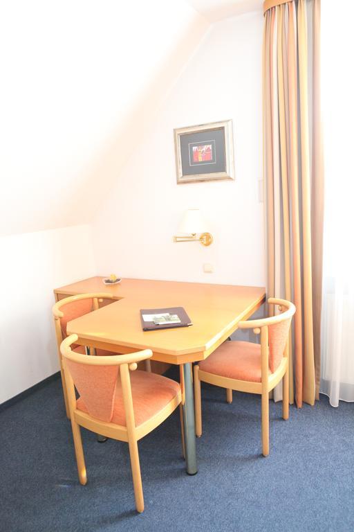 Hotel Am Ostpark Neubiberg Oda fotoğraf
