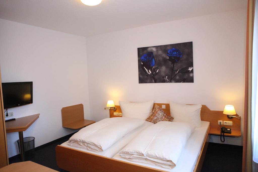 Hotel Am Ostpark Neubiberg Dış mekan fotoğraf