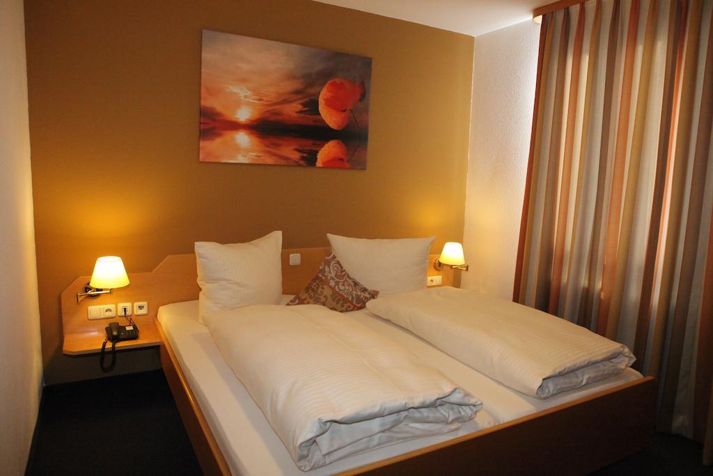 Hotel Am Ostpark Neubiberg Dış mekan fotoğraf