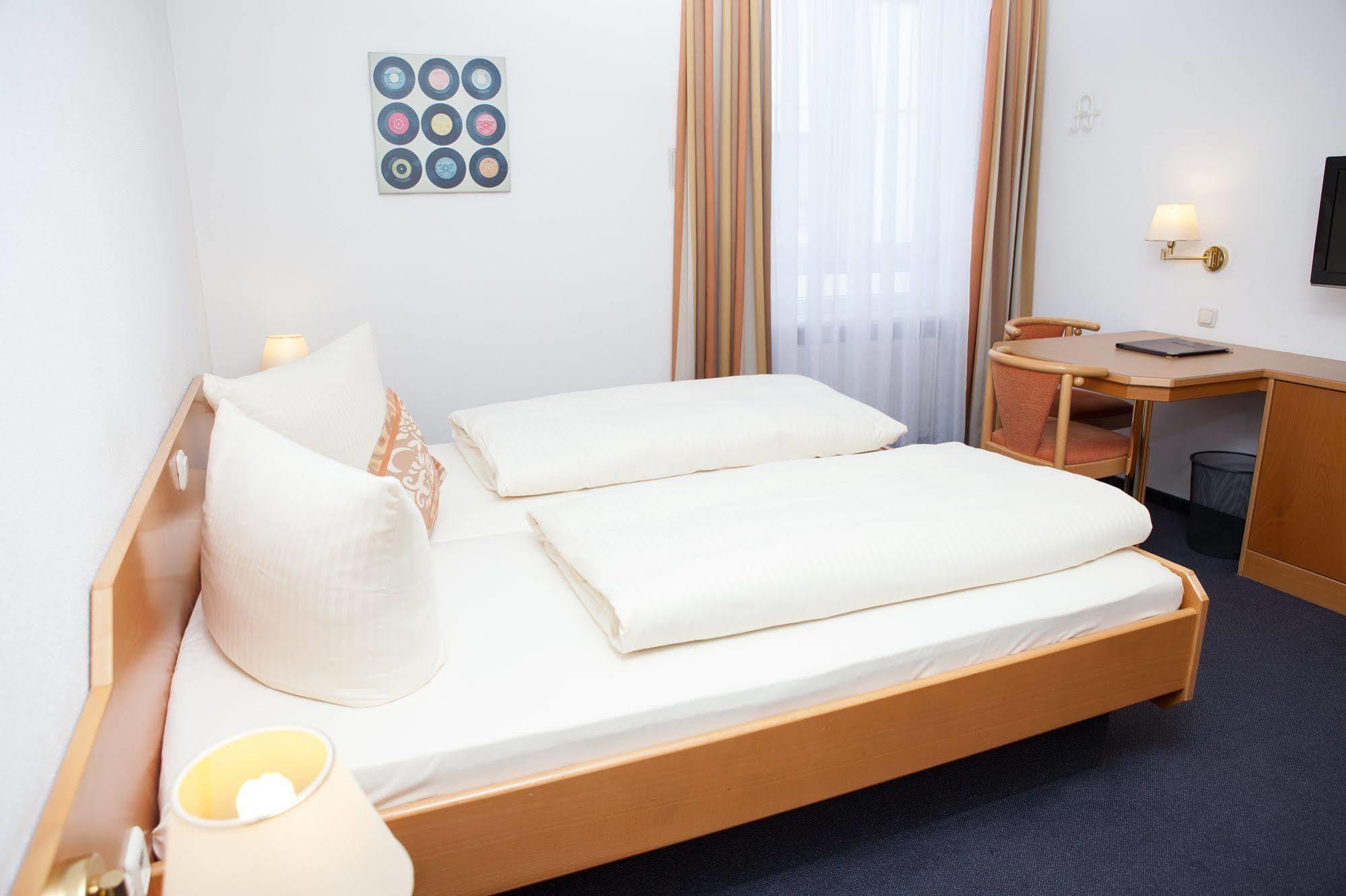 Hotel Am Ostpark Neubiberg Dış mekan fotoğraf
